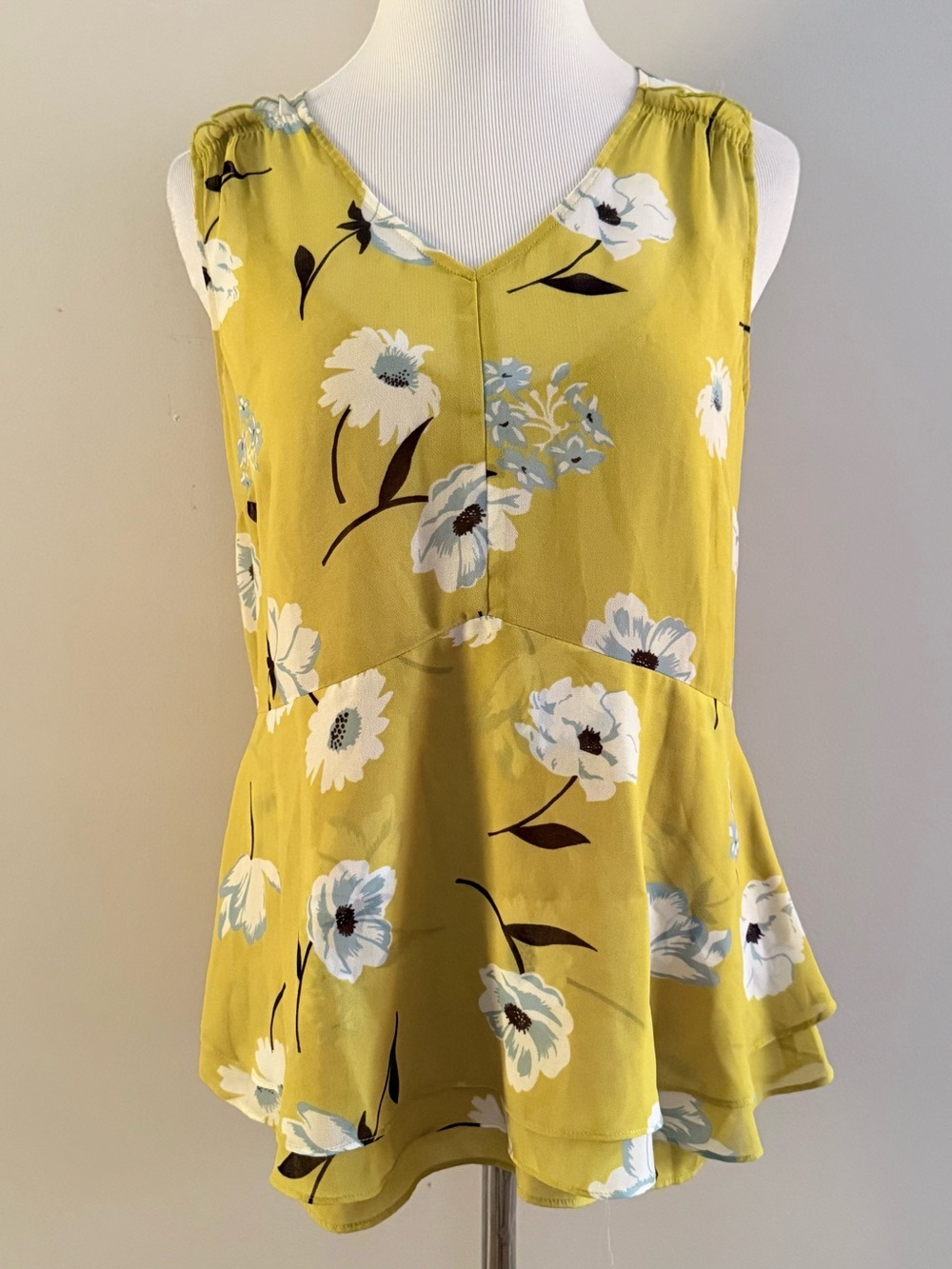 CAbi || Mustard Floral V-Neck Peplum Tank Top with Cami. Sz. S - Picture 4 of 14